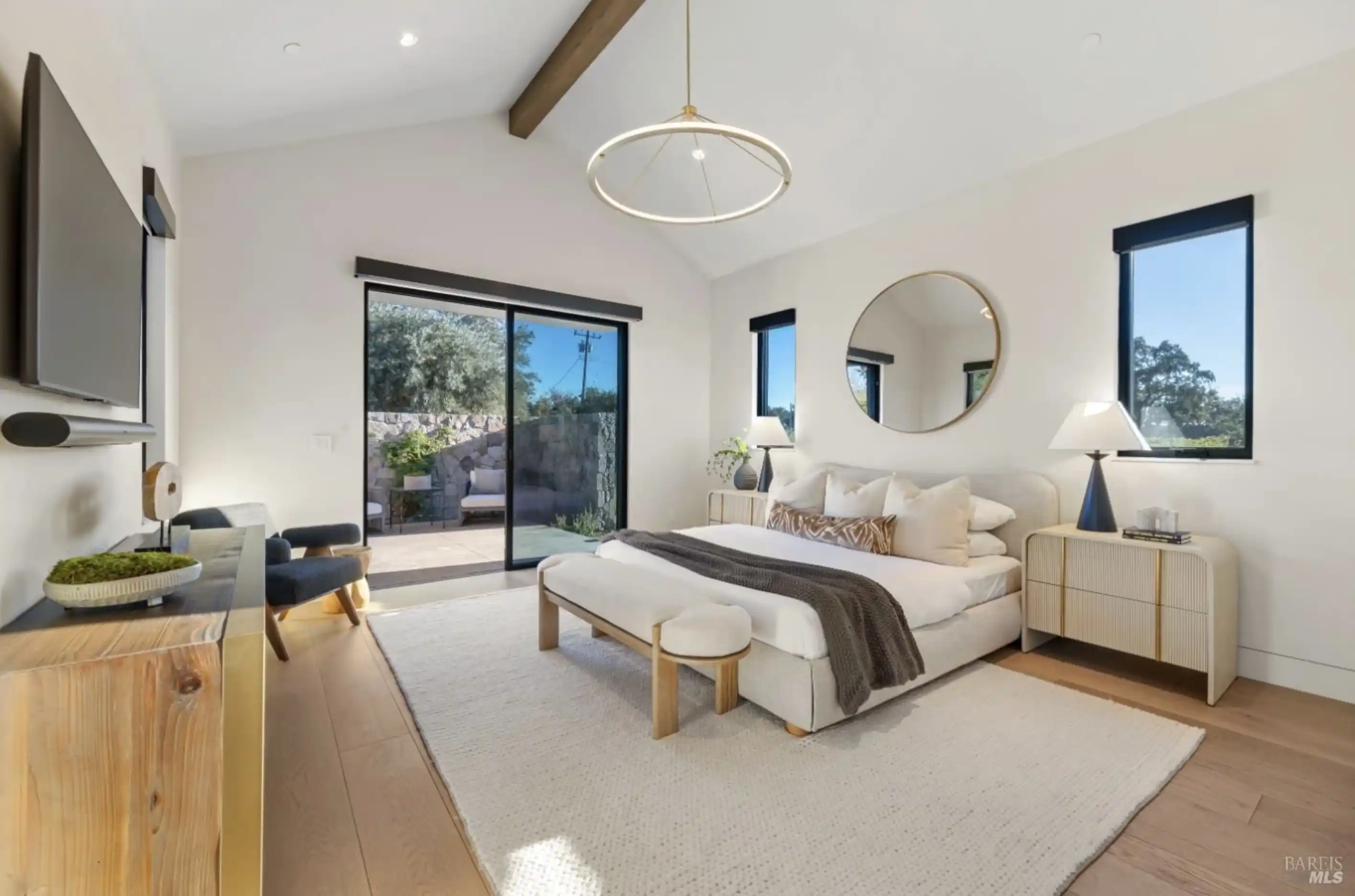 Napa Valley Compound – image 10
