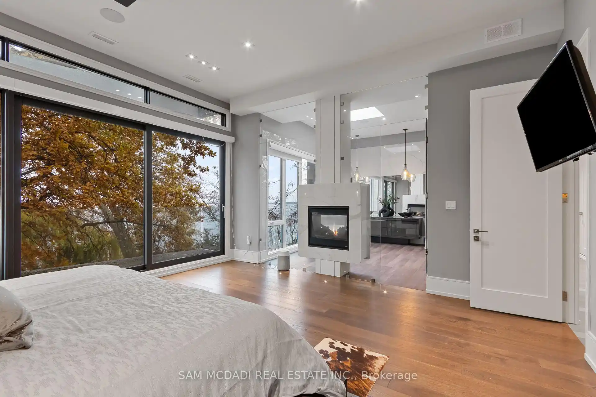 67 Lake Promenade, Toronto (W12888306) – image 21