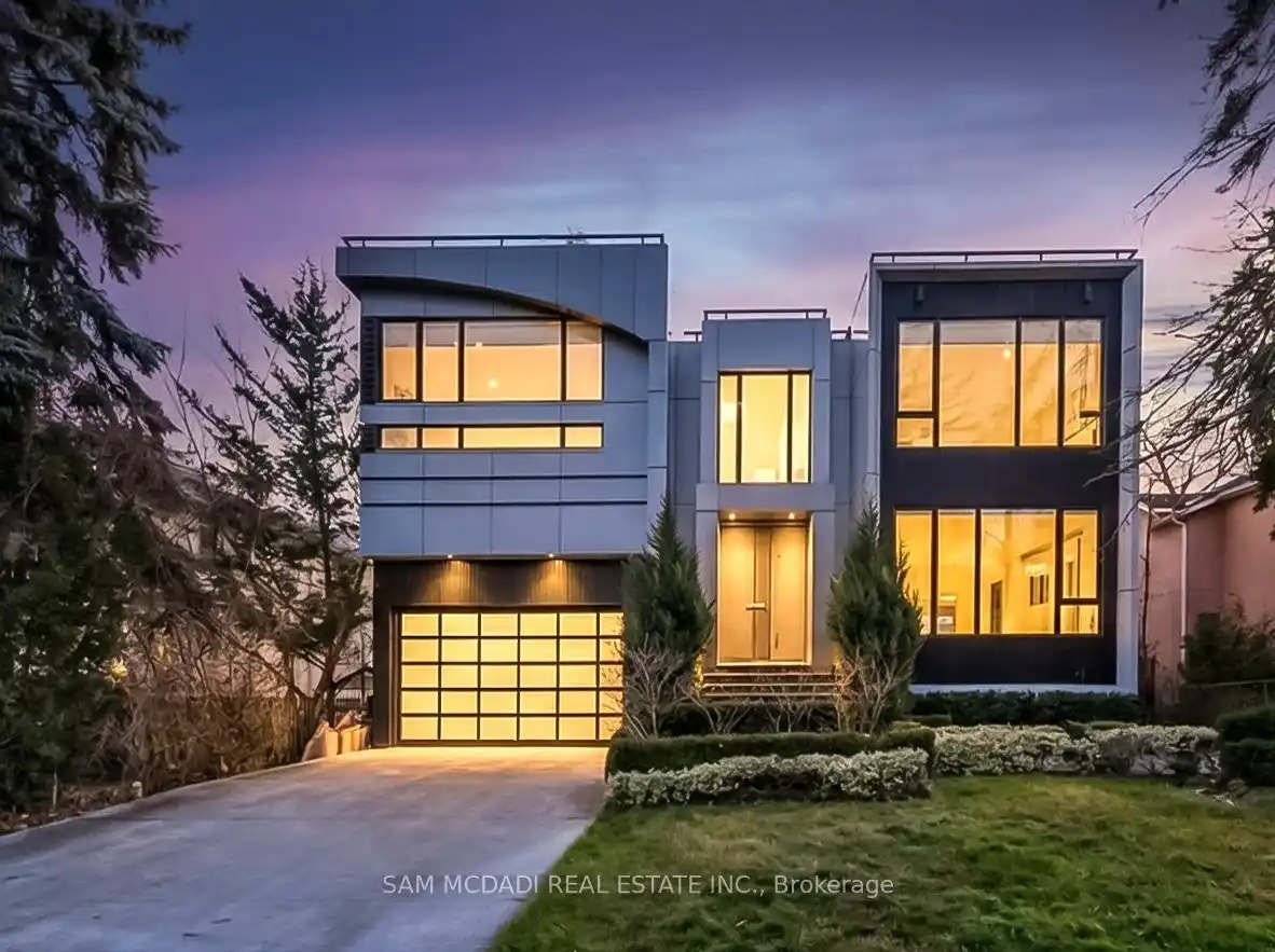 67 Lake Promenade, Toronto (W12888306) – image 2