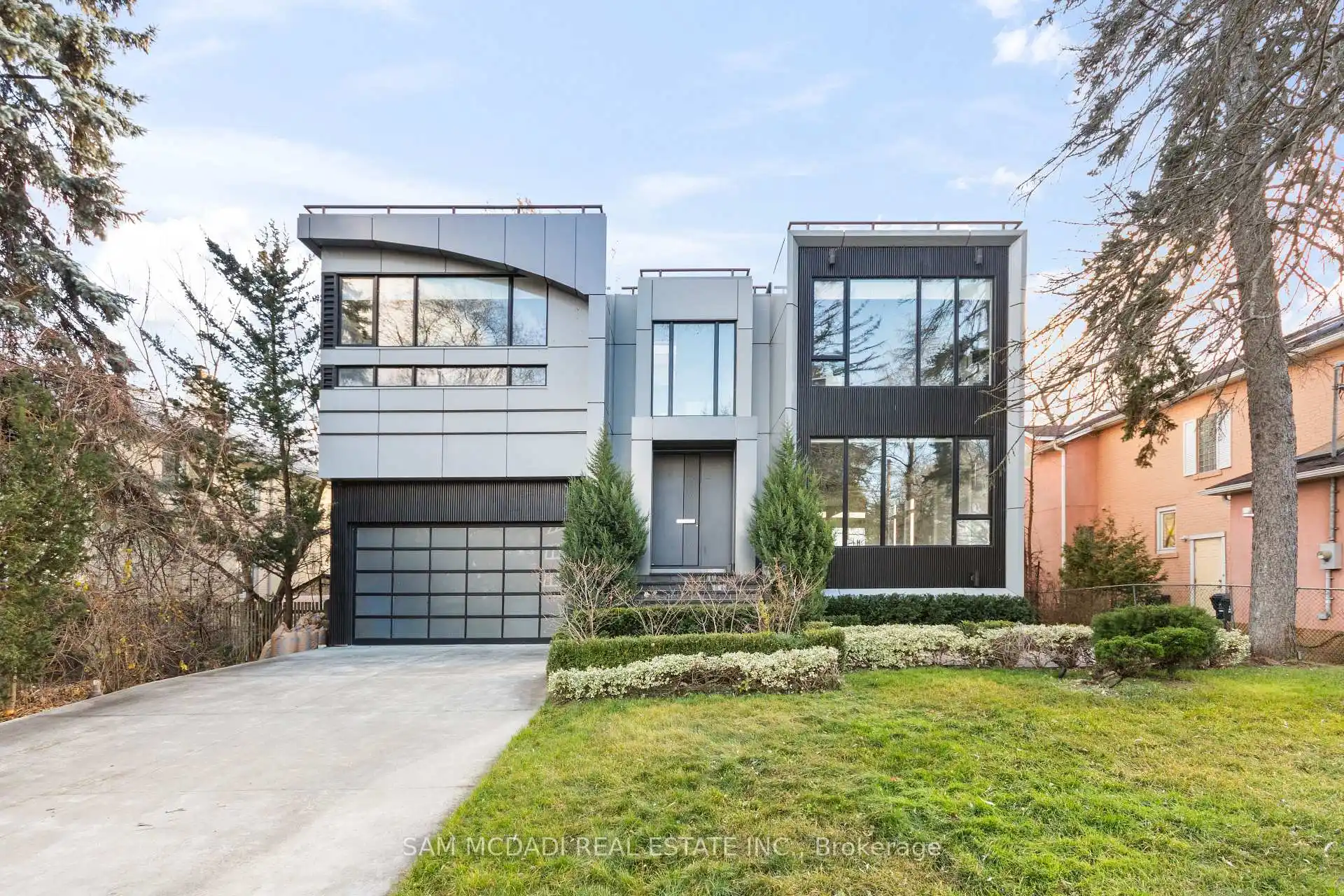 67 Lake Promenade, Toronto (W12888306) – image 4