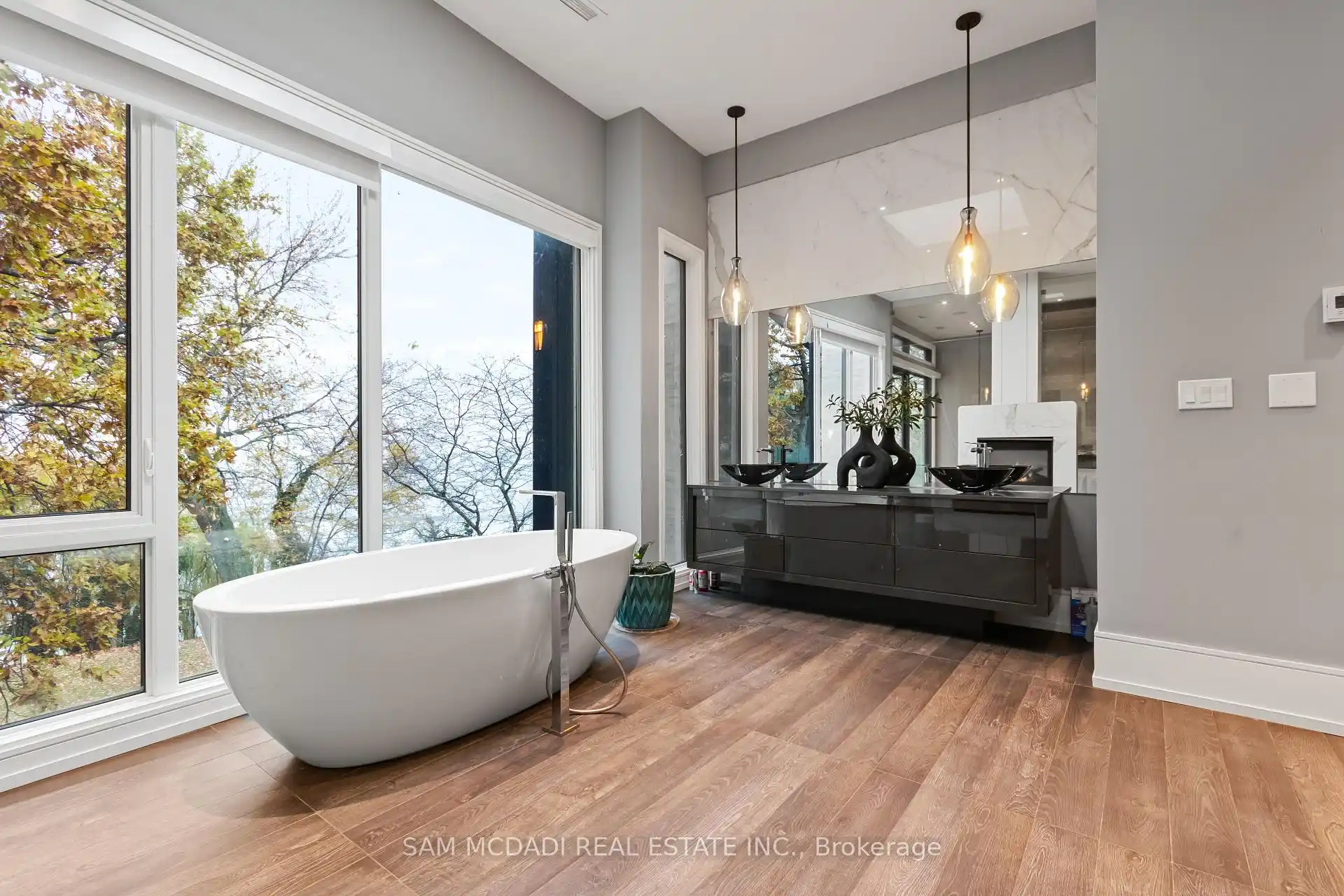 67 Lake Promenade, Toronto (W12888306) – image 22