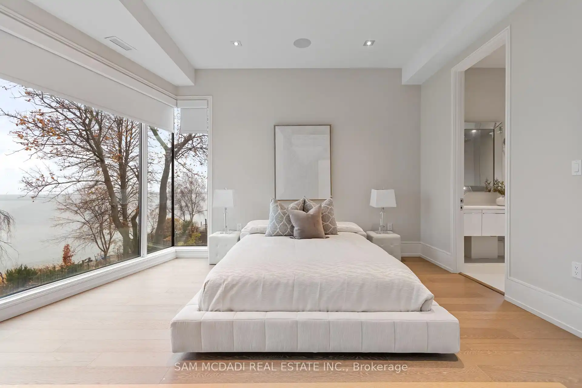 67 Lake Promenade, Toronto (W12888306) – image 24