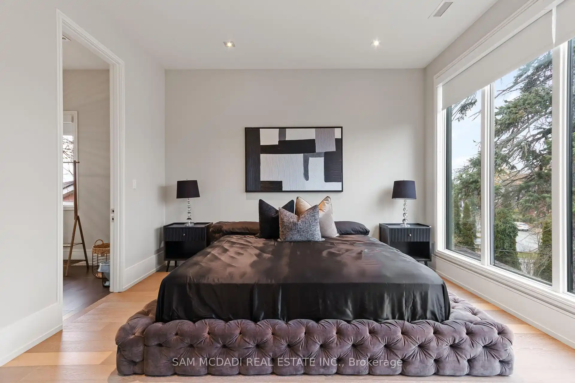 67 Lake Promenade, Toronto (W12888306) – image 26