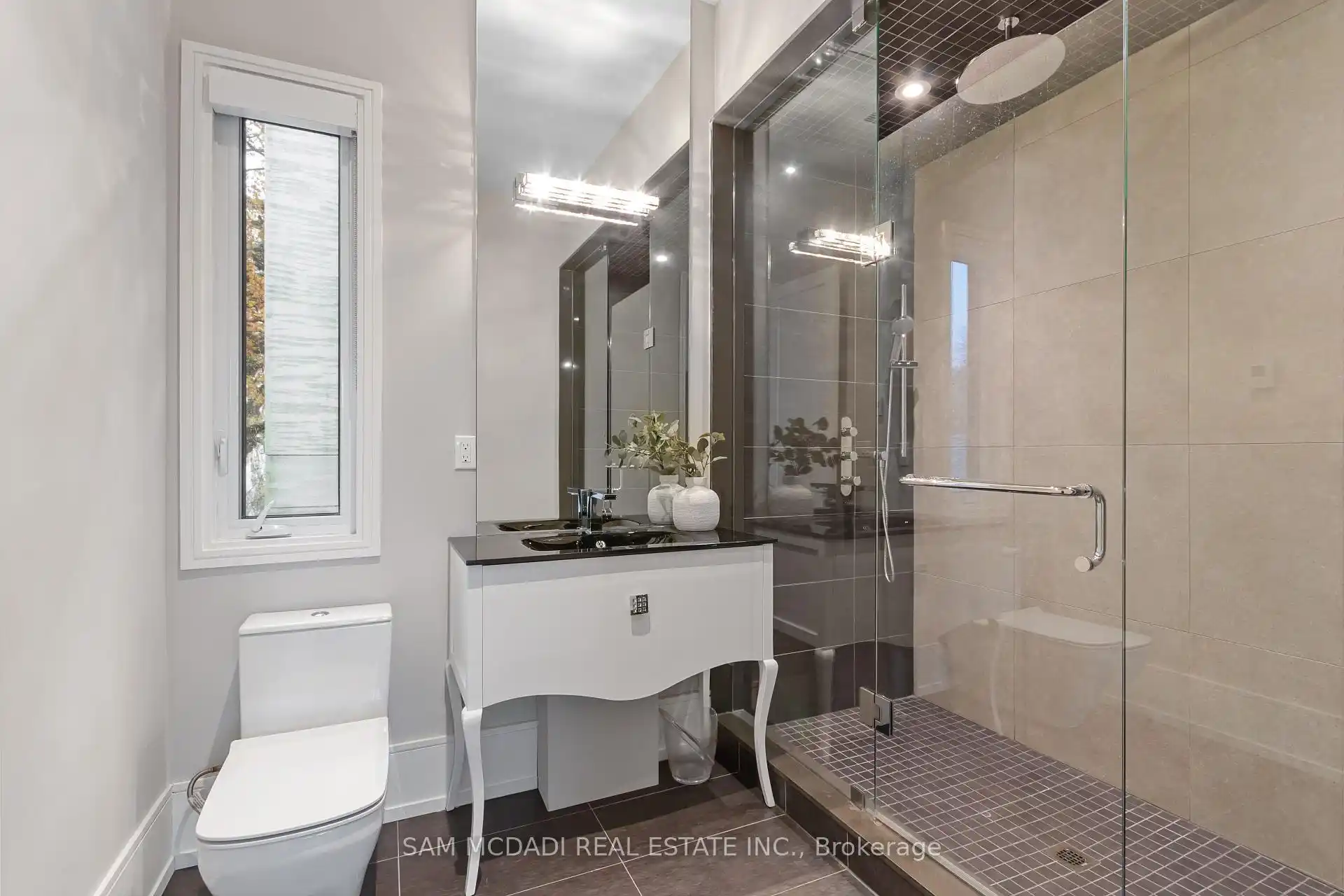67 Lake Promenade, Toronto (W12888306) – image 29