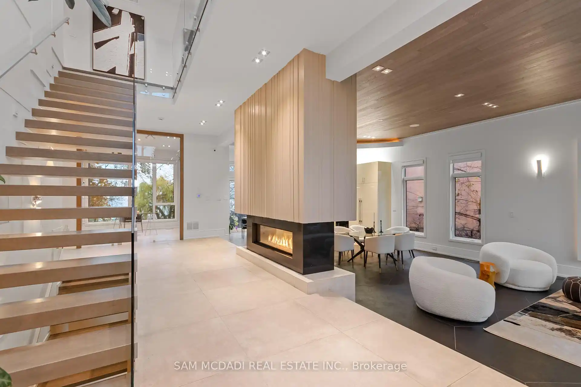 67 Lake Promenade, Toronto (W12888306) – image 6