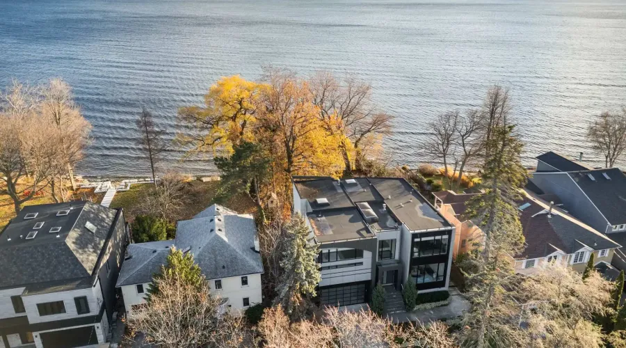 67 Lake Promenade, Toronto, Ontario, M8W 1A2, Canada, 4 Bedrooms Bedrooms, ,8 BathroomsBathrooms,Residential,For Sale,67 Lake Promenade,2002365