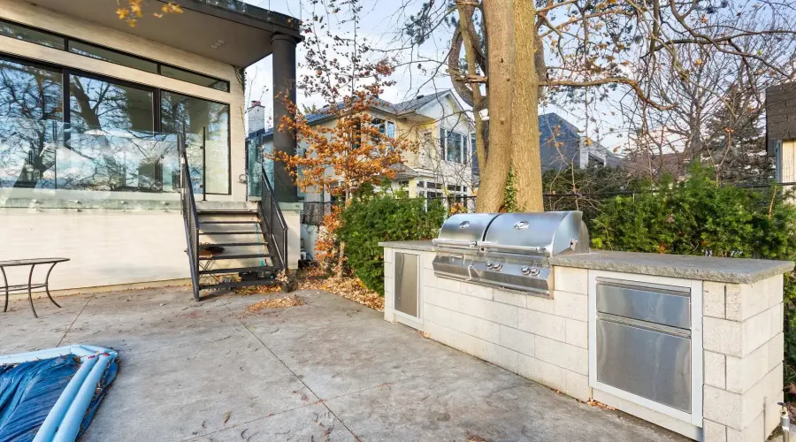 67 Lake Promenade, Toronto, Ontario, M8W 1A2, Canada, 4 Bedrooms Bedrooms, ,8 BathroomsBathrooms,Residential,For Sale,67 Lake Promenade,2002365