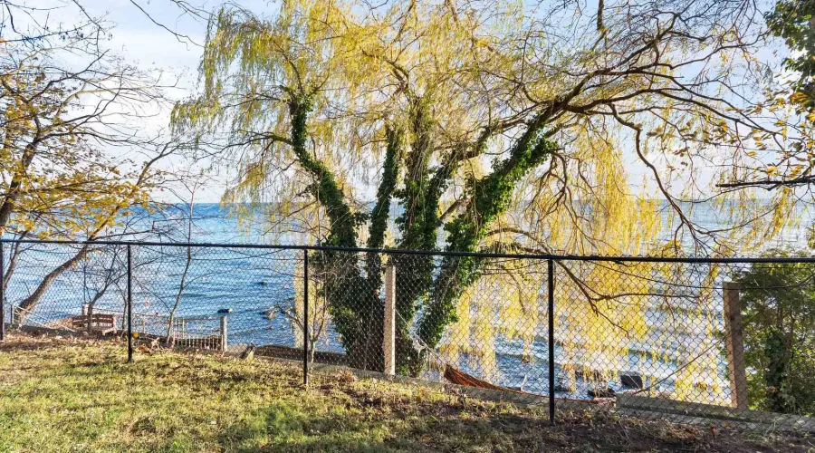 67 Lake Promenade, Toronto, Ontario, M8W 1A2, Canada, 4 Bedrooms Bedrooms, ,8 BathroomsBathrooms,Residential,For Sale,67 Lake Promenade,2002365