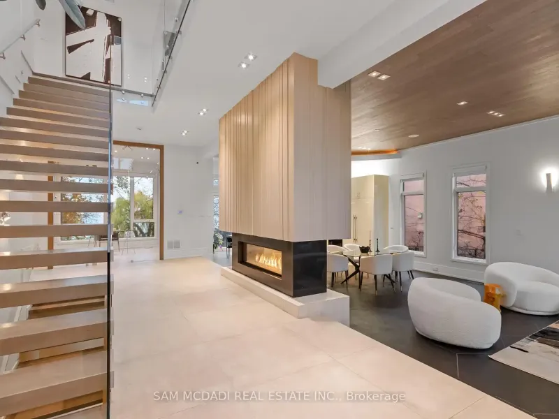 67 Lake Promenade, Toronto (W13478654) – image 8