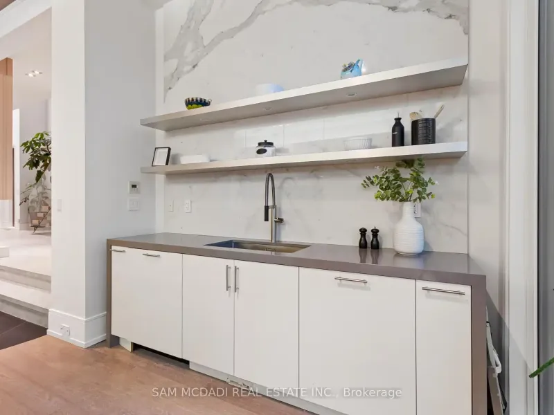 67 Lake Promenade, Toronto (W13478654) – image 14