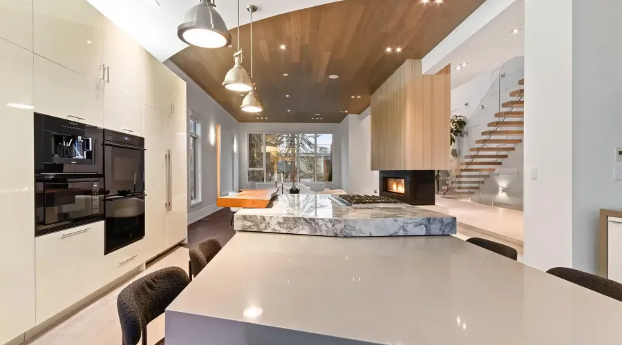 67 Lake Promenade, Toronto, Ontario, M8W 1A2, Canada, 4 Bedrooms Bedrooms, ,8 BathroomsBathrooms,Residential,For Sale,67 Lake Promenade,2002365