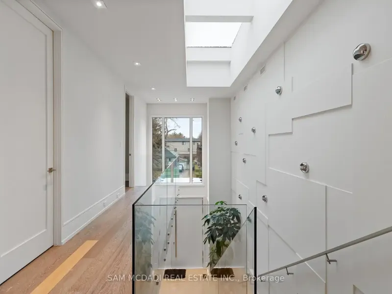 67 Lake Promenade, Toronto (W13478654) – image 21