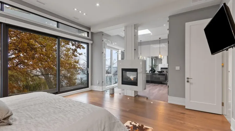 67 Lake Promenade, Toronto, Ontario, M8W 1A2, Canada, 4 Bedrooms Bedrooms, ,8 BathroomsBathrooms,Residential,For Sale,67 Lake Promenade,2002365