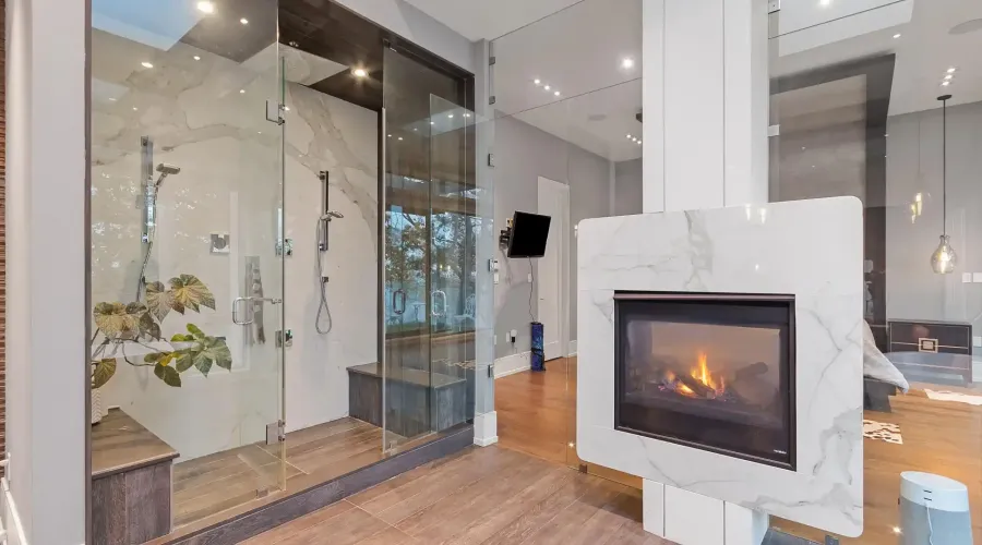 67 Lake Promenade, Toronto, Ontario, M8W 1A2, Canada, 4 Bedrooms Bedrooms, ,8 BathroomsBathrooms,Residential,For Sale,67 Lake Promenade,2002365