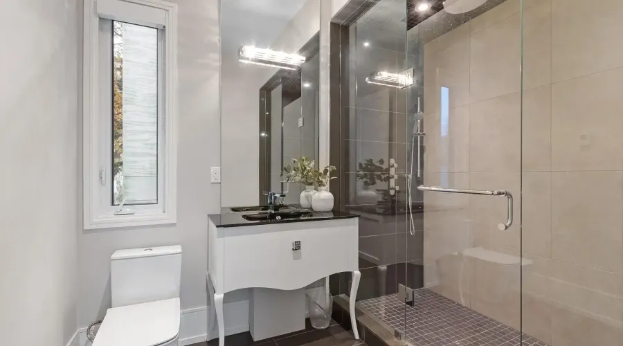 67 Lake Promenade, Toronto, Ontario, M8W 1A2, Canada, 4 Bedrooms Bedrooms, ,8 BathroomsBathrooms,Residential,For Sale,67 Lake Promenade,2002365