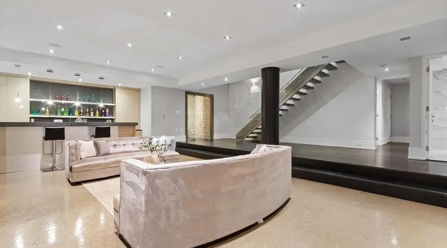 67 Lake Promenade, Toronto, Ontario, M8W 1A2, Canada, 4 Bedrooms Bedrooms, ,8 BathroomsBathrooms,Residential,For Sale,67 Lake Promenade,2002365