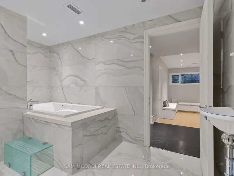 67 Lake Promenade, Toronto (W13478654) – image 42