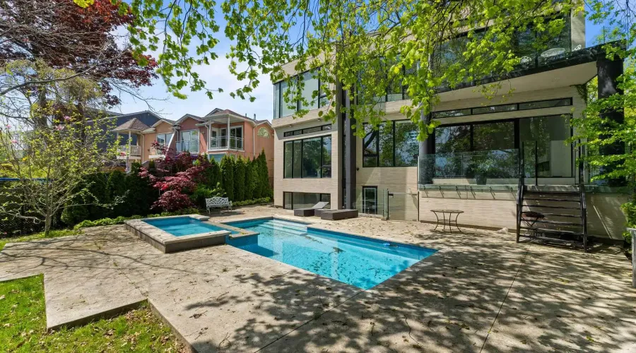 67 Lake Promenade, Toronto, Ontario, M8W 1A2, Canada, 4 Bedrooms Bedrooms, ,8 BathroomsBathrooms,Residential,For Sale,67 Lake Promenade,2002365