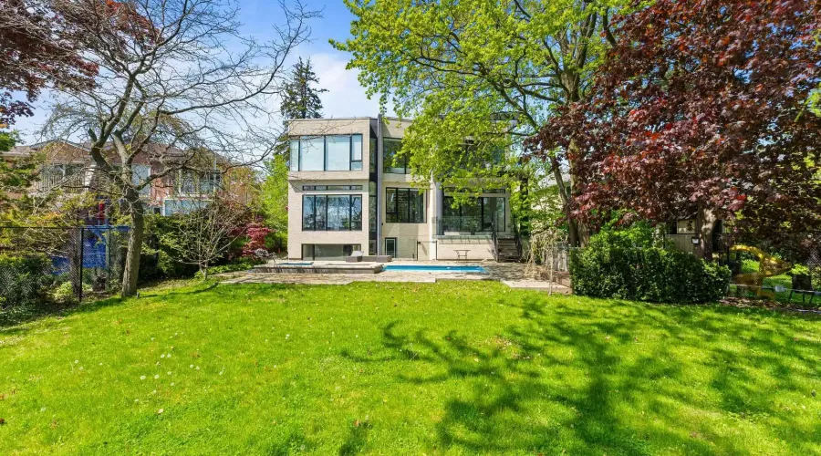 67 Lake Promenade, Toronto, Ontario, M8W 1A2, Canada, 4 Bedrooms Bedrooms, ,8 BathroomsBathrooms,Residential,For Sale,67 Lake Promenade,2002365