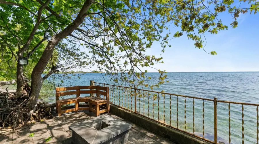 67 Lake Promenade, Toronto, Ontario, M8W 1A2, Canada, 4 Bedrooms Bedrooms, ,8 BathroomsBathrooms,Residential,For Sale,67 Lake Promenade,2002365