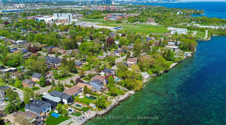 67 Lake Promenade, Toronto, Ontario, M8W 1A2, Canada, 4 Bedrooms Bedrooms, ,8 BathroomsBathrooms,Residential,For Sale,67 Lake Promenade,2002365