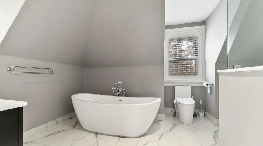 2552 Jarvis Street, Mississauga, Ontario, L5C 2P6, Canada, 6 Bedrooms Bedrooms, ,6 BathroomsBathrooms,Residential,For Sale,2003572