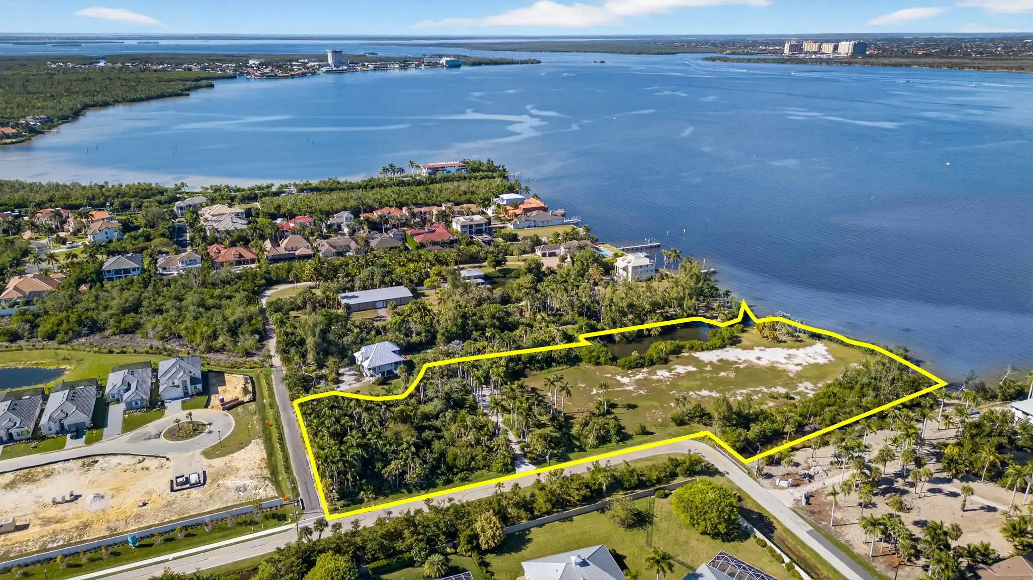 WATERFRONT OPPORTUNITY - FORT MYERS CALOOSAHATCHEE RIVER – image 2