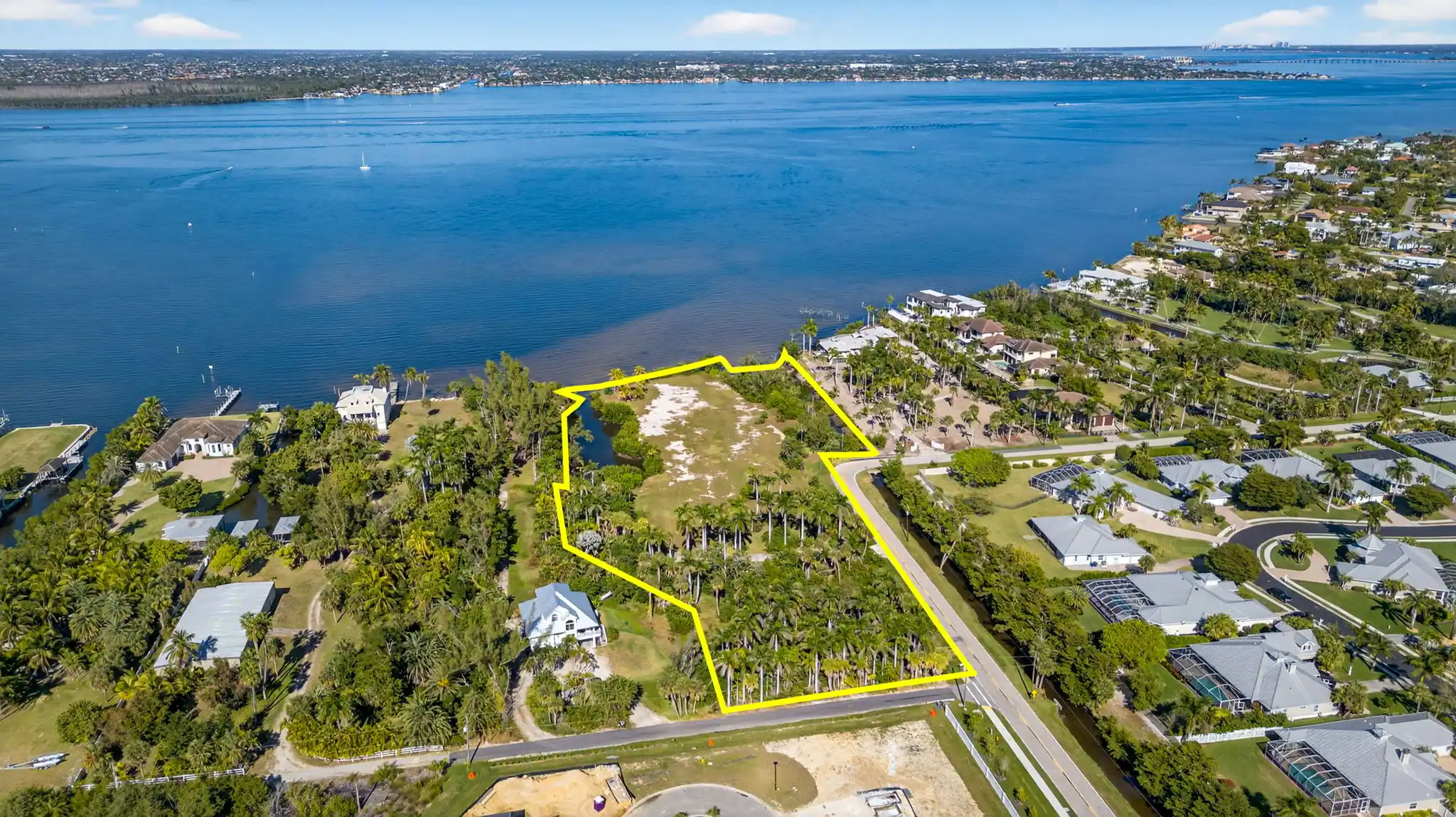 WATERFRONT OPPORTUNITY - FORT MYERS CALOOSAHATCHEE RIVER – image 7