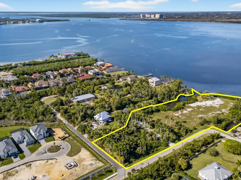 WATERFRONT OPPORTUNITY - CALOOSAHATCHEE RIVER "CONTINGENT" – image 3