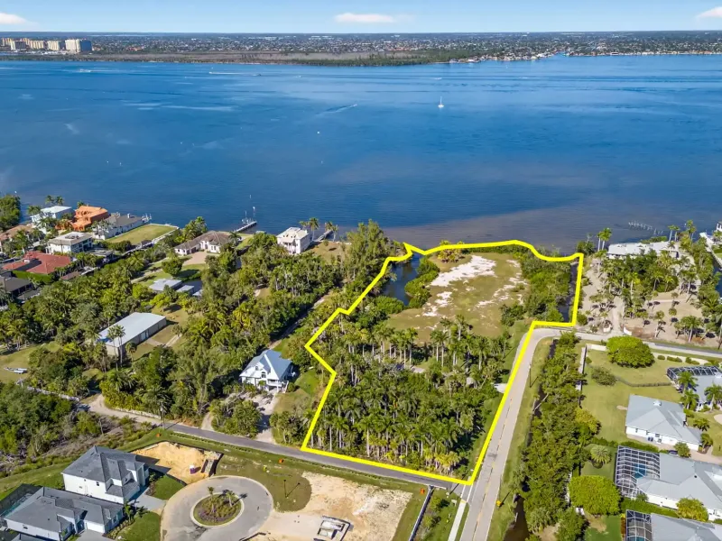 WATERFRONT OPPORTUNITY - CALOOSAHATCHEE RIVER "CONTINGENT" – image 4