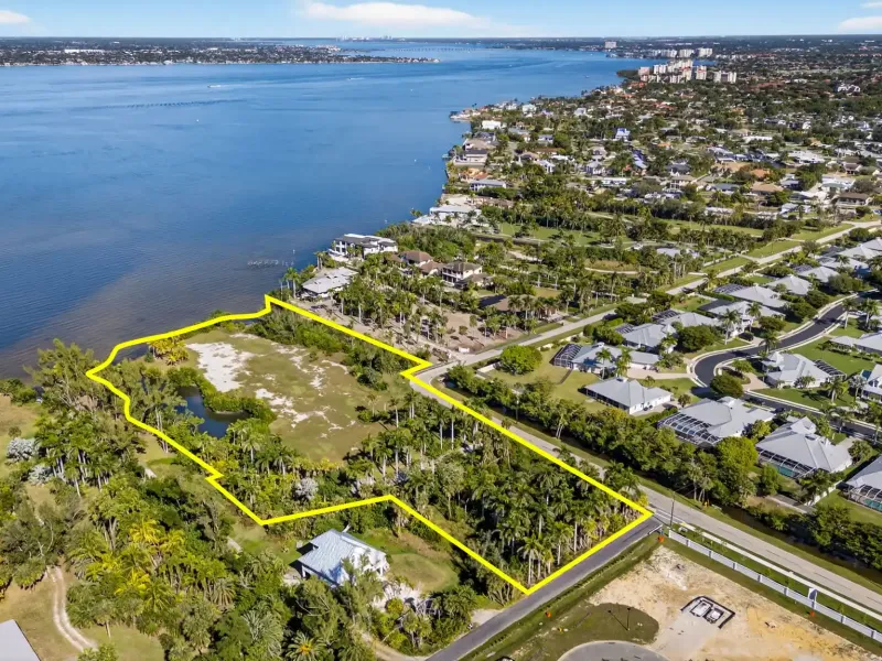 WATERFRONT OPPORTUNITY - CALOOSAHATCHEE RIVER "CONTINGENT" – image 8