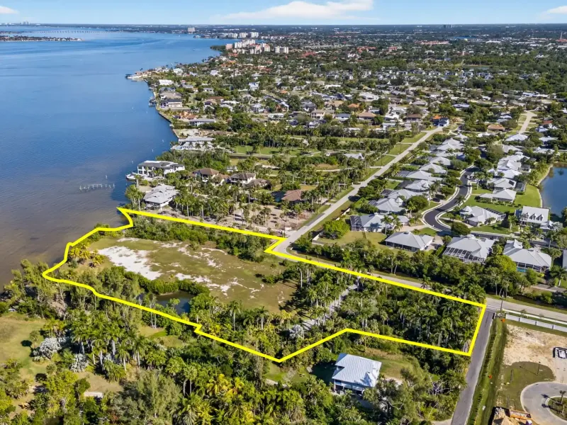 WATERFRONT OPPORTUNITY - CALOOSAHATCHEE RIVER "CONTINGENT" – image 9