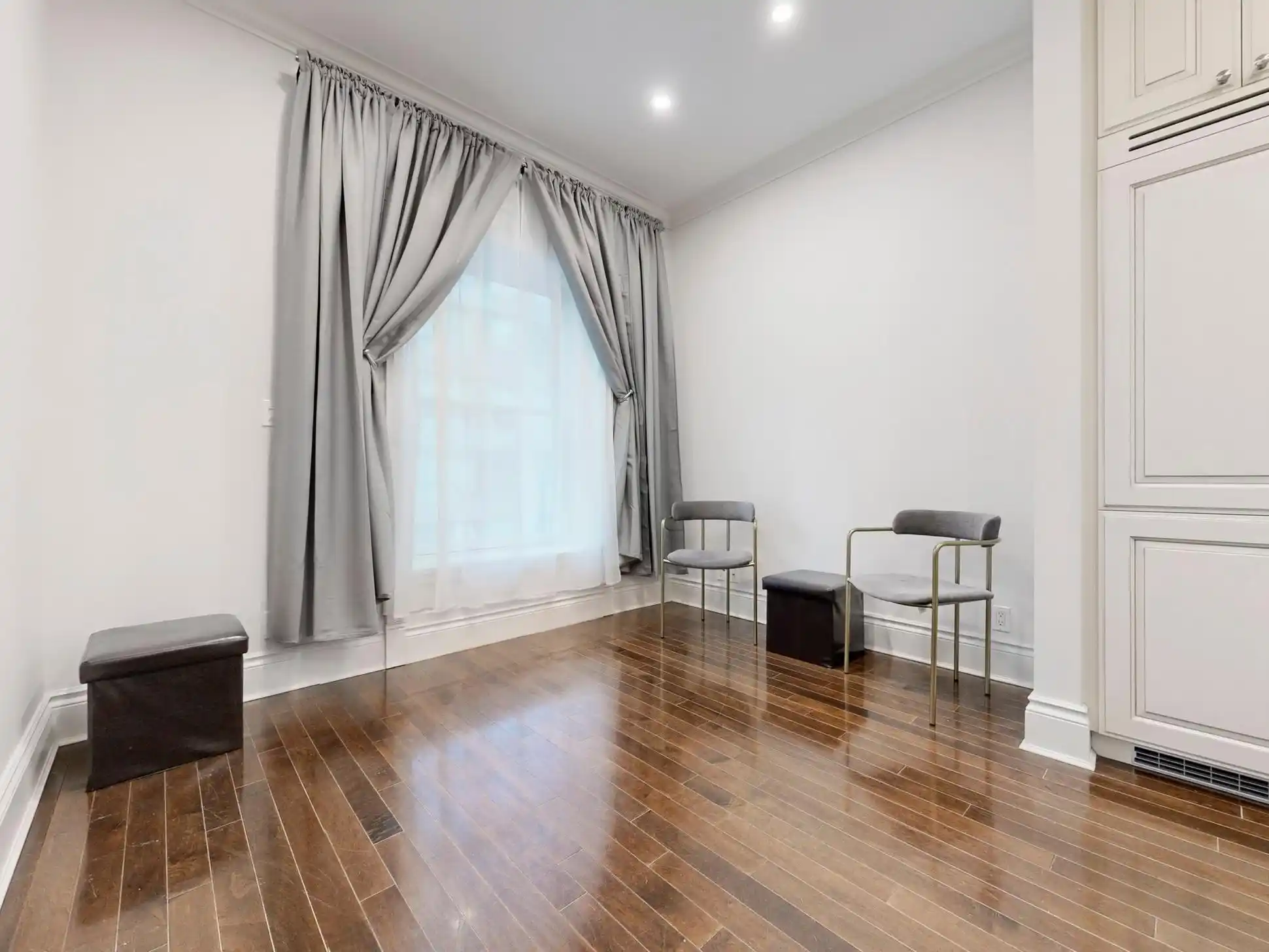 22 Leader Lane 522. Toronto – image 11