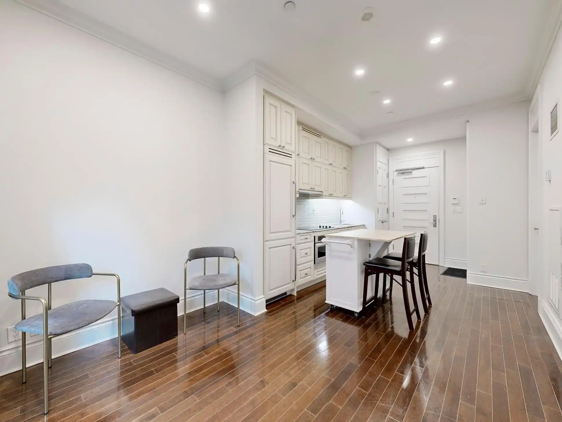 22 Leader Lane 522. Toronto – image 13