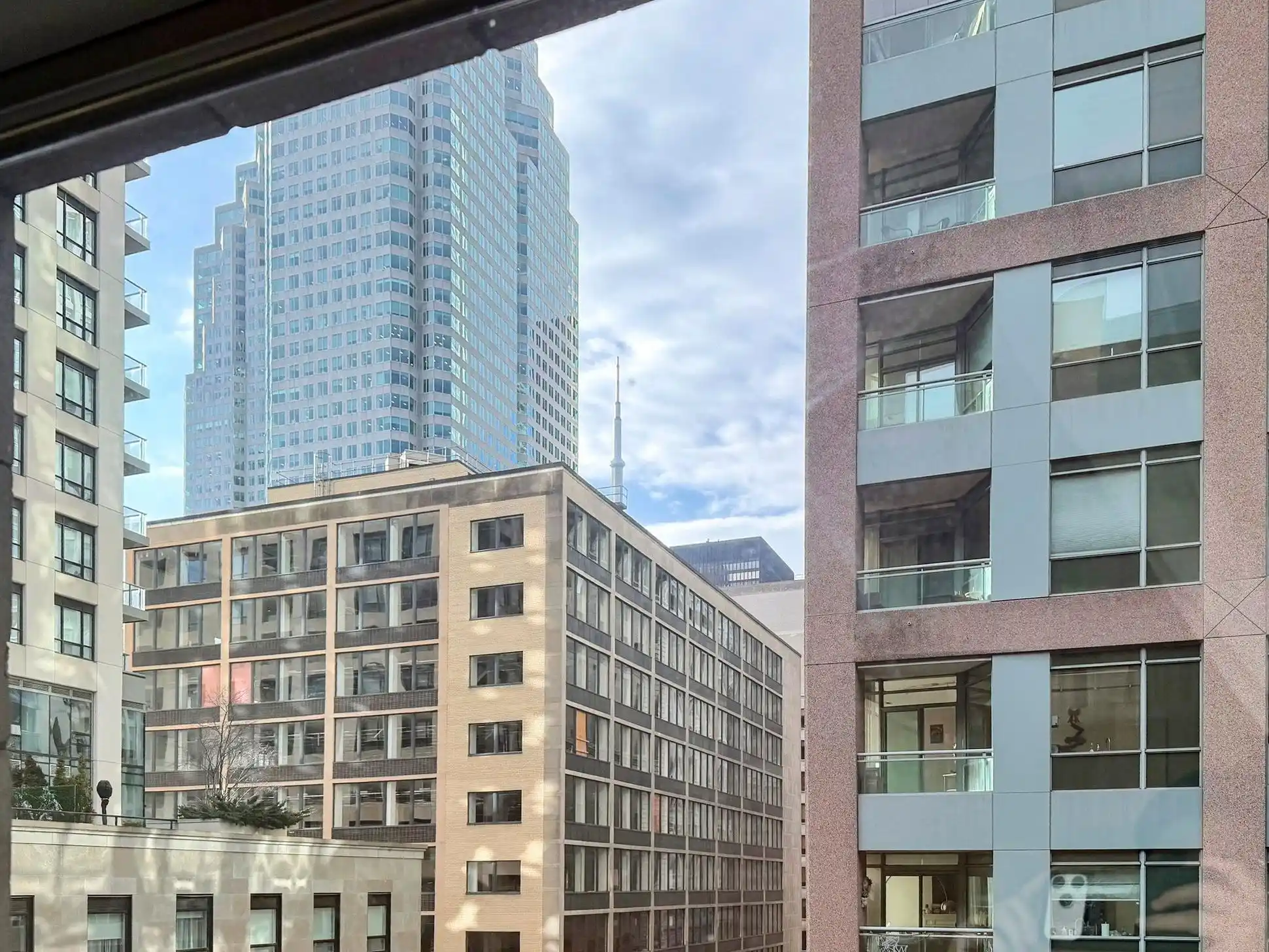 22 Leader Lane 522. Toronto – image 14