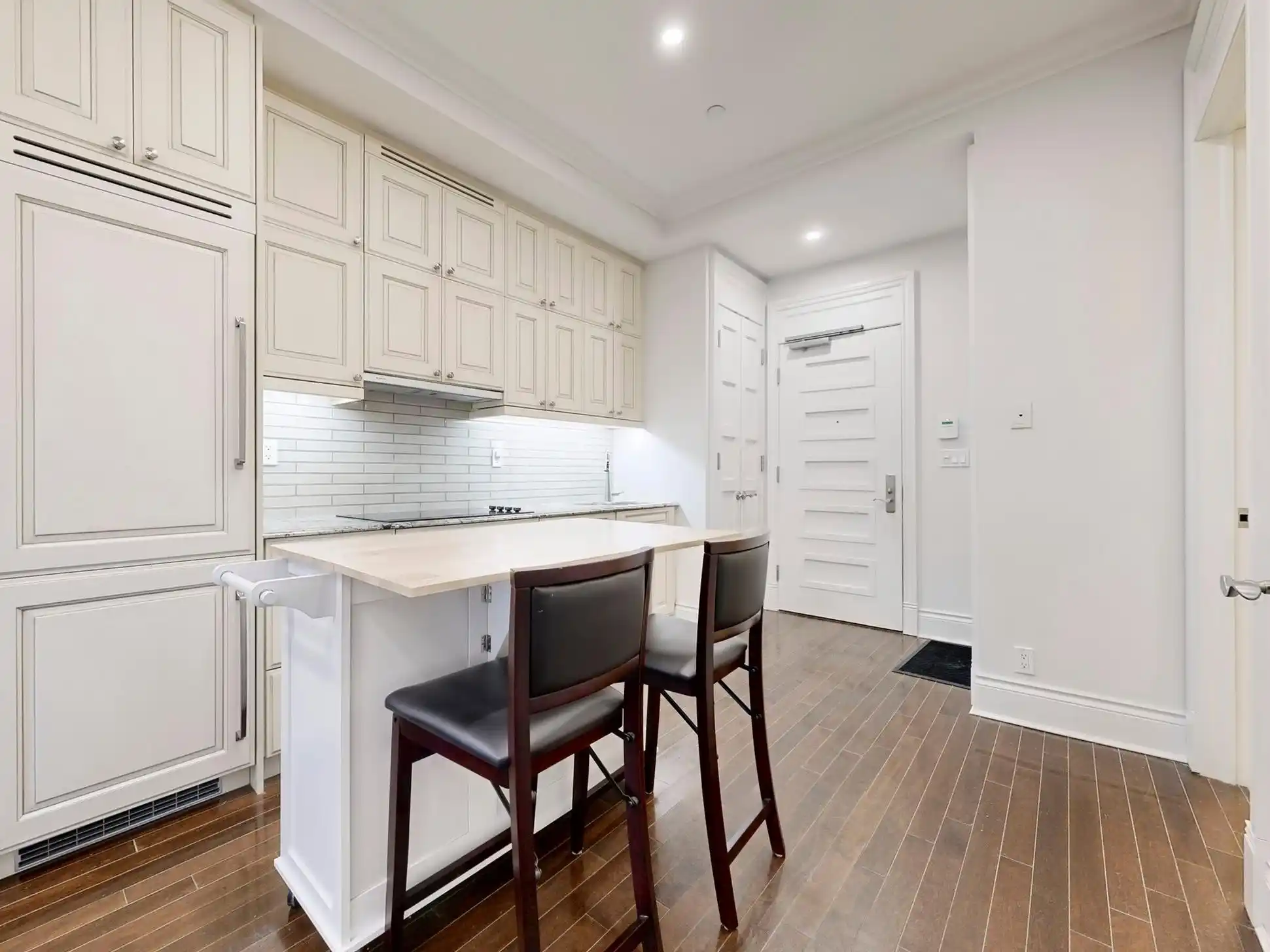 22 Leader Lane 522. Toronto – image 7