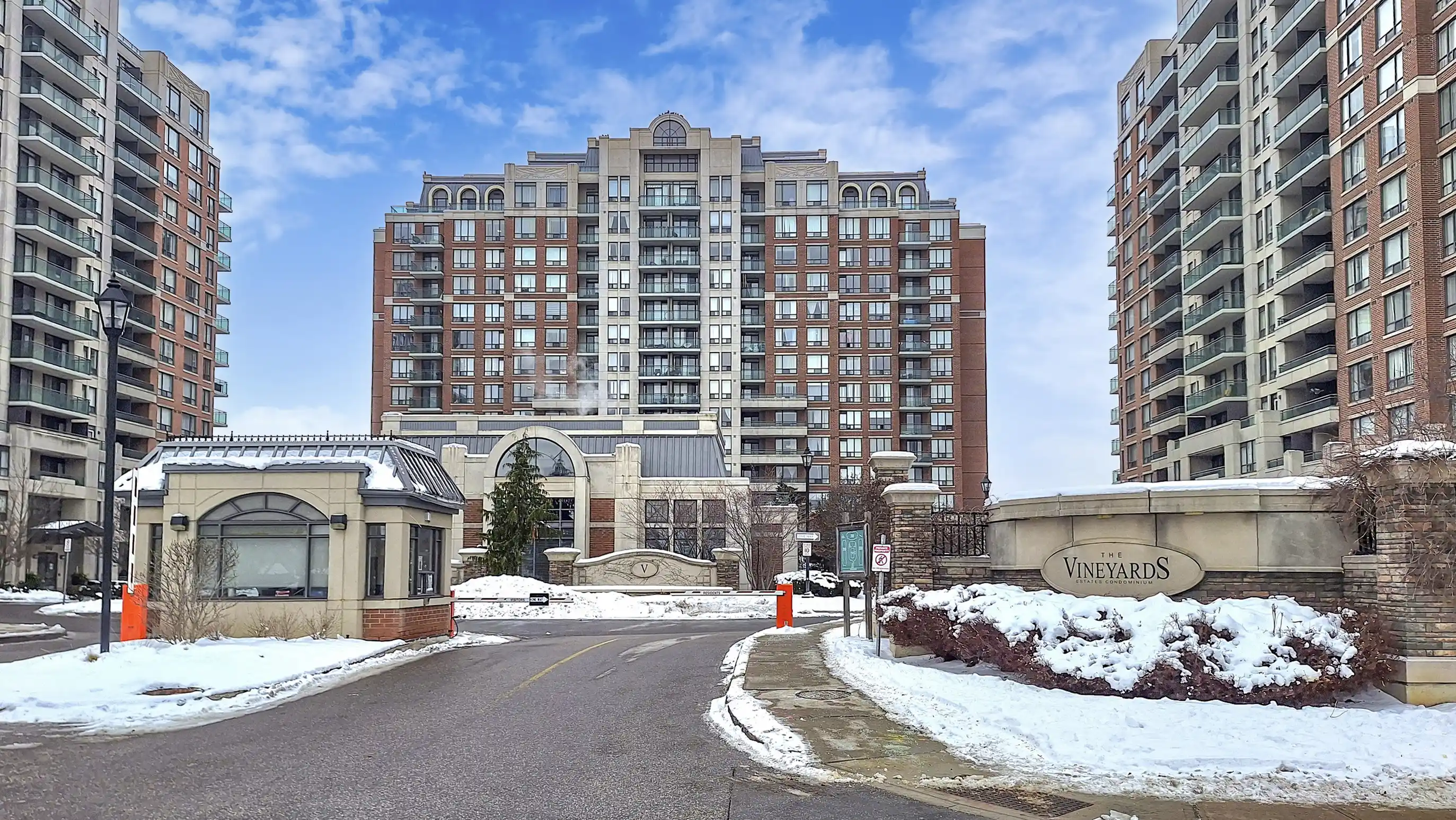330 Red Maple Road #207 – image 1