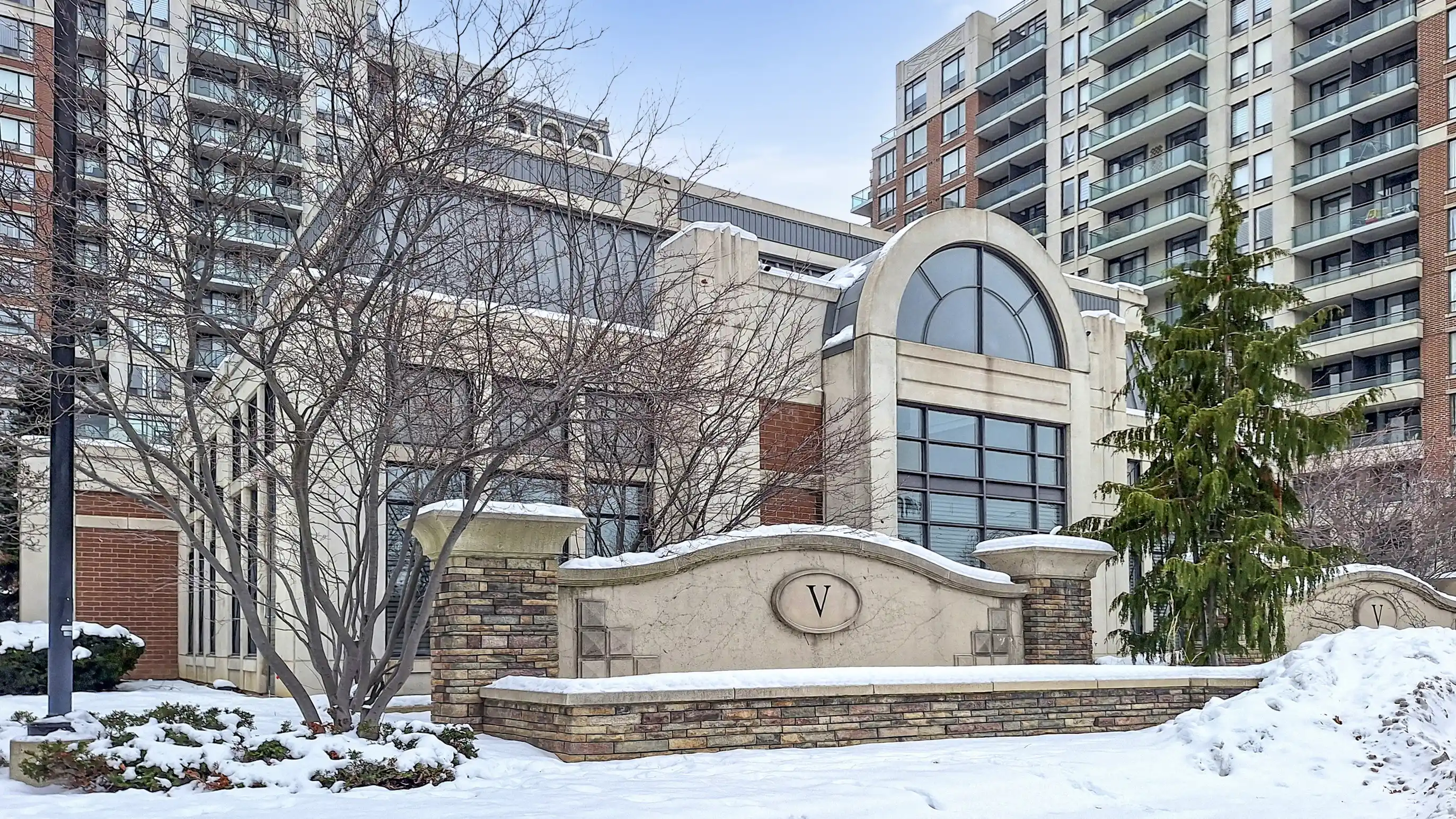 330 Red Maple Road #207 – image 5