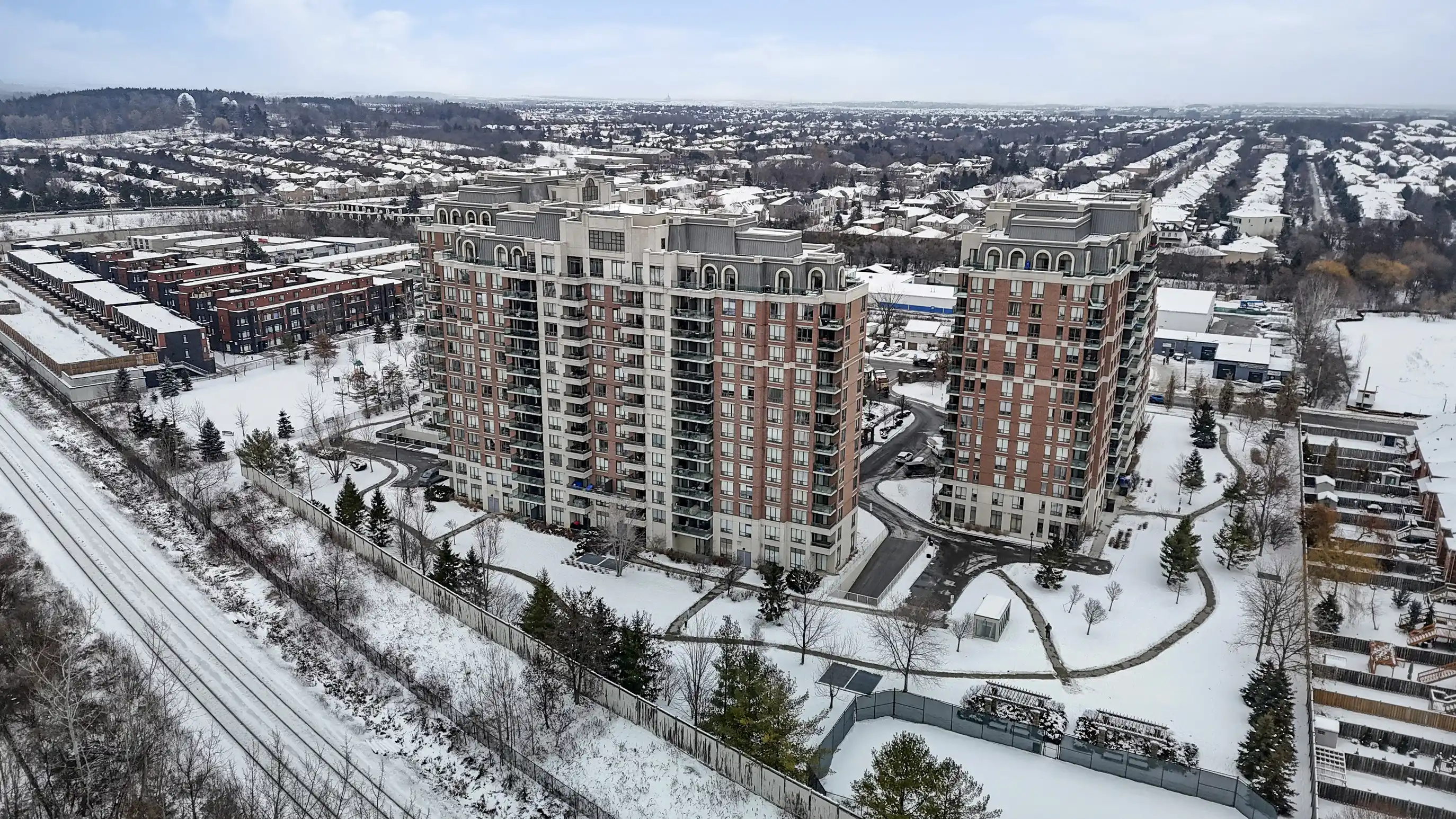 330 Red Maple Road #207 – image 32