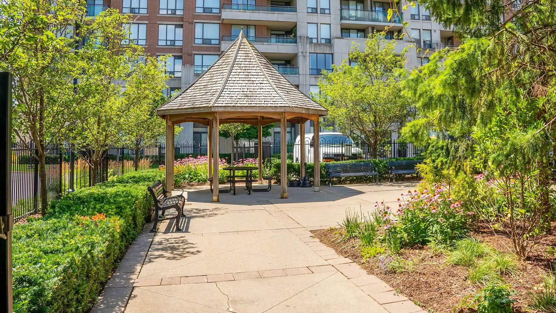 330 Red Maple Road #207 – image 37