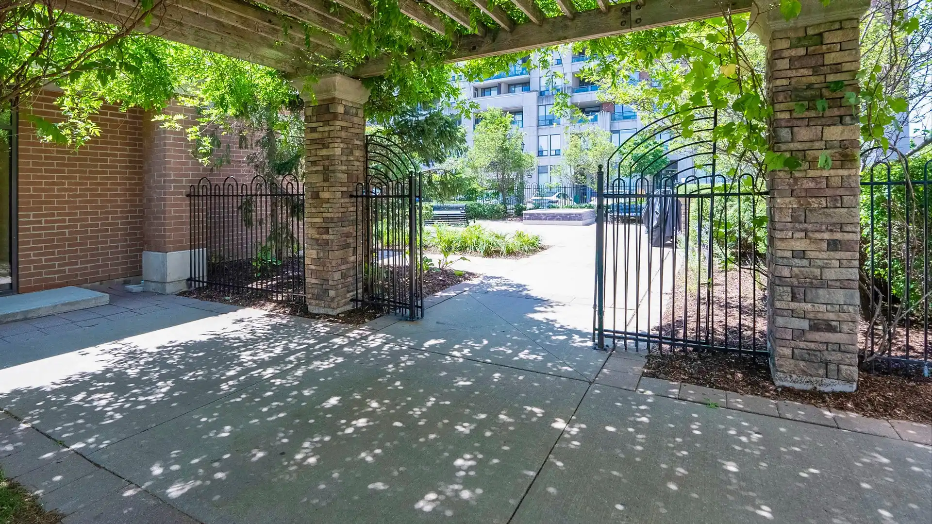 330 Red Maple Road #207 – image 39