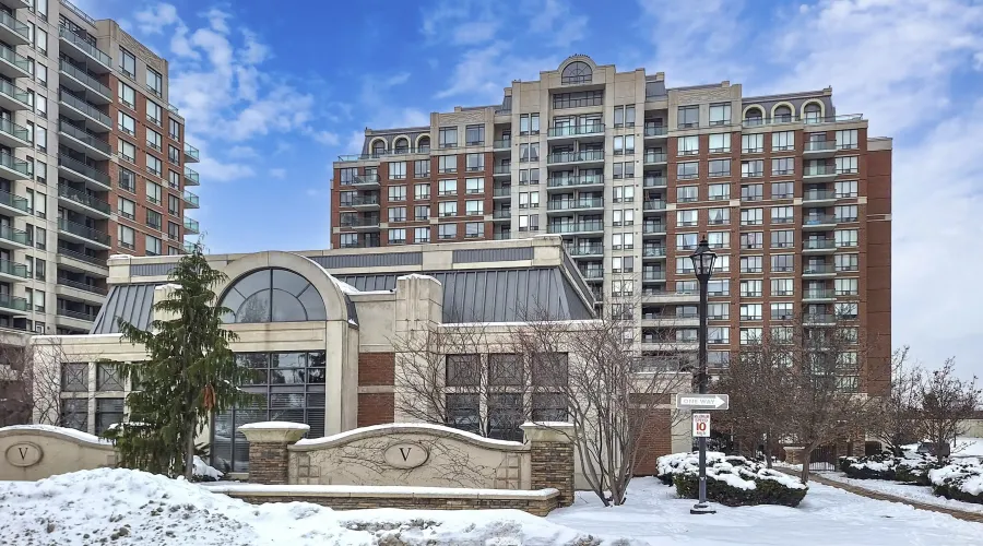 330 Red Maple Road, Richmond Hill, Ontario, Canada, 1 Bedroom Bedrooms, ,1 BathroomBathrooms,Condo,For Sale,Red Maple,2,2011045