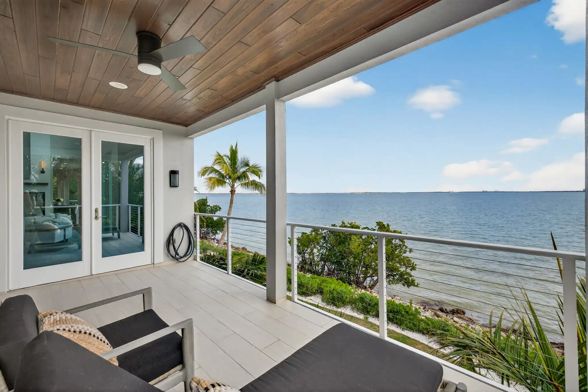 BAYFRONT LUXURY - SANIBEL ISLAND "CONTINGENT" – image 10