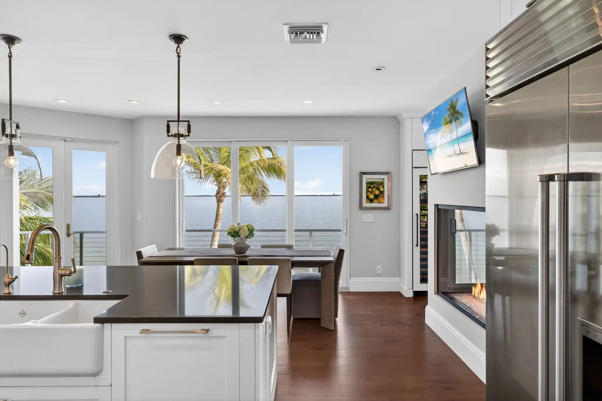 BAYFRONT LUXURY - SANIBEL ISLAND "CONTINGENT" – image 14