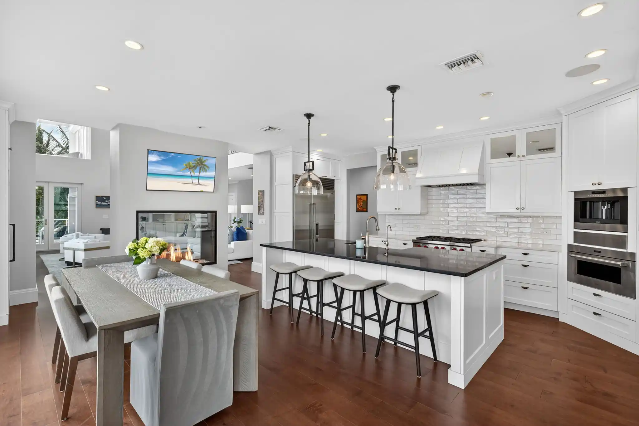 BAYFRONT LUXURY - SANIBEL ISLAND "CONTINGENT" – image 18