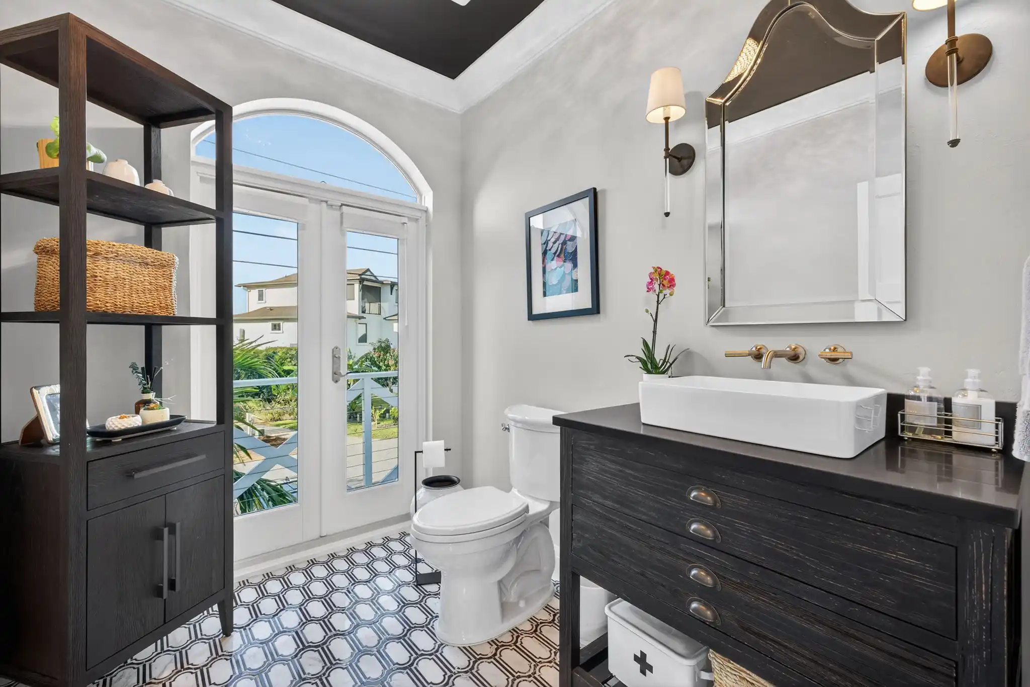 BAYFRONT LUXURY - SANIBEL ISLAND "CONTINGENT" – image 23