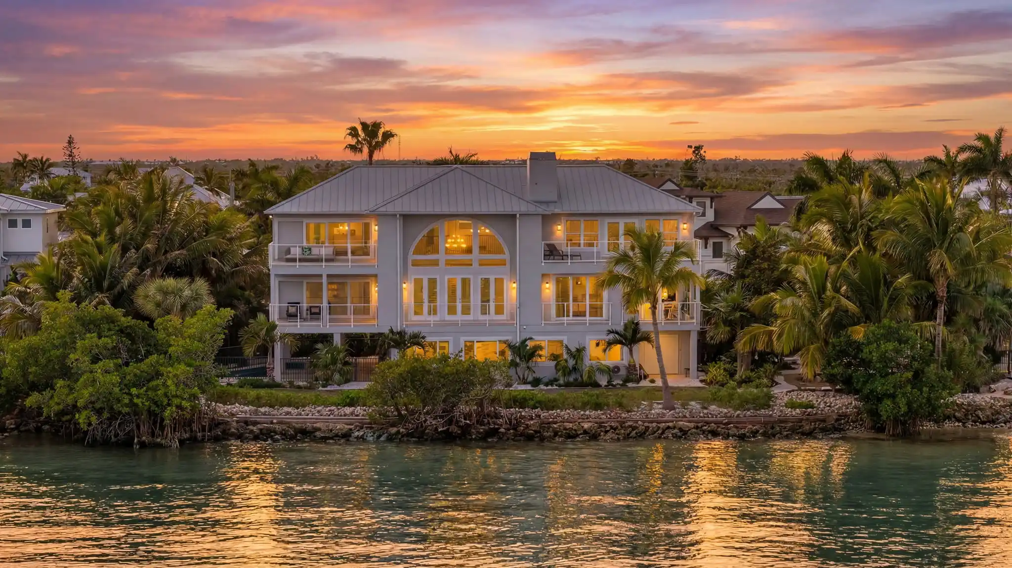 BAYFRONT LUXURY - SANIBEL ISLAND "CONTINGENT" – image 3