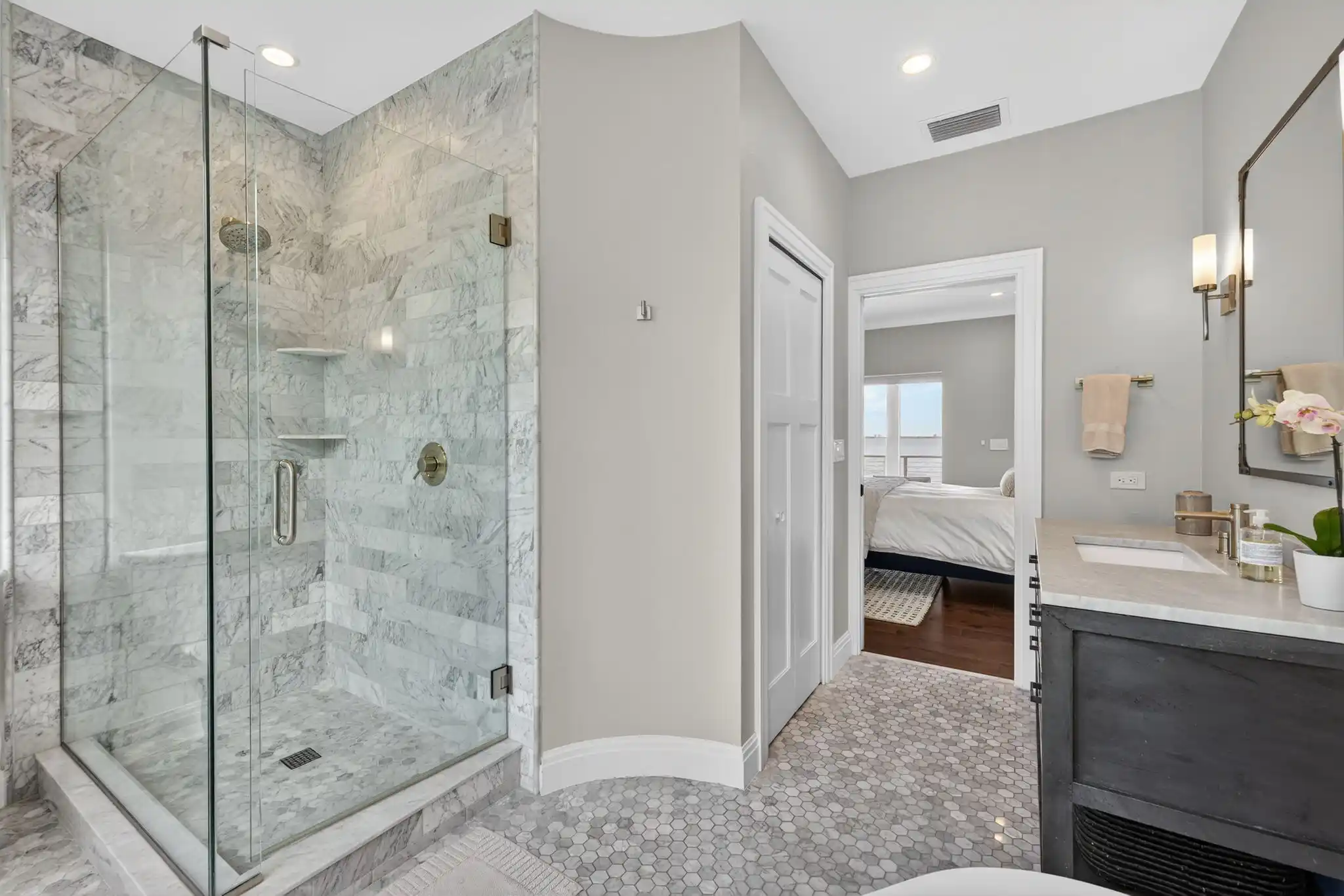 BAYFRONT LUXURY - SANIBEL ISLAND "CONTINGENT" – image 30