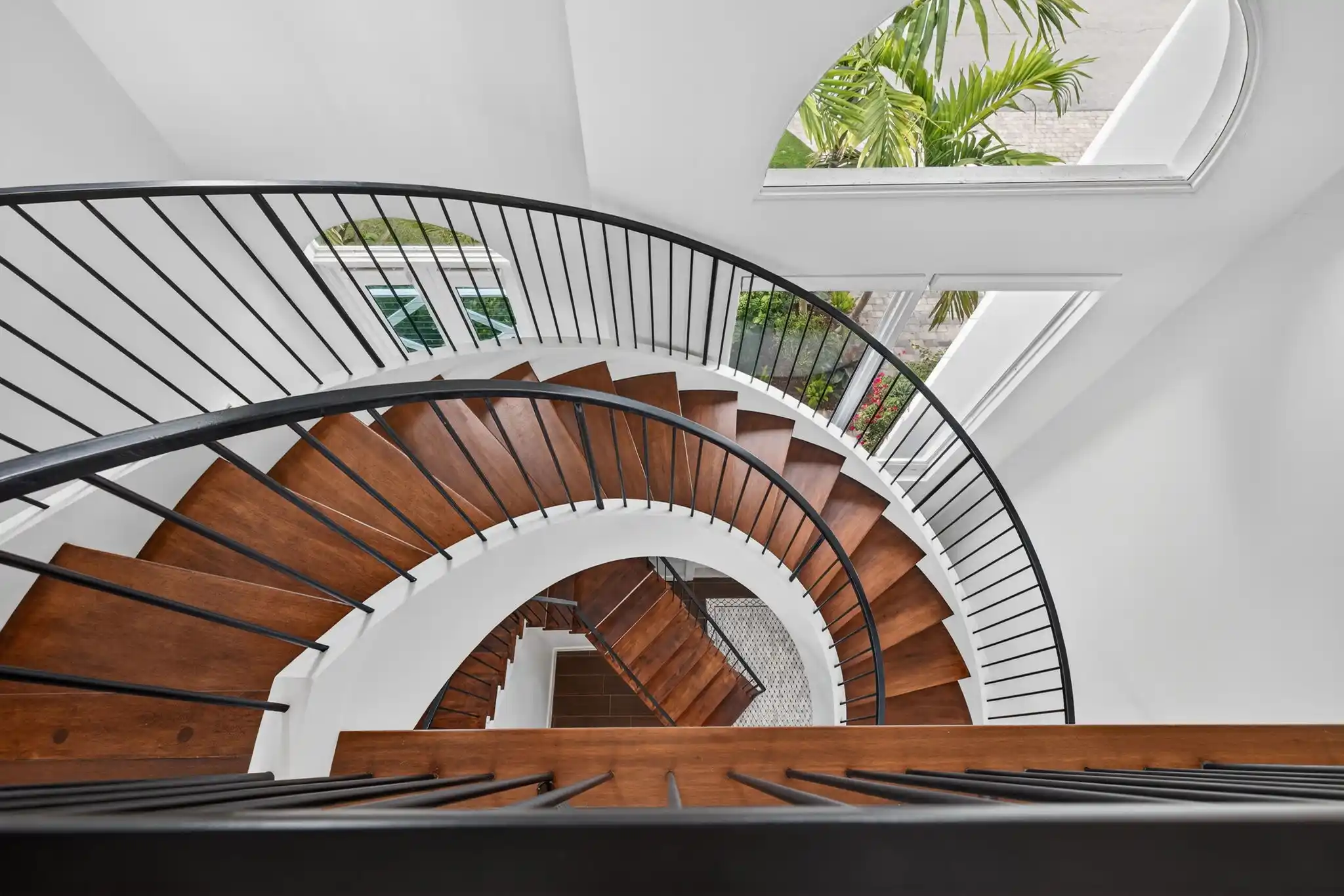 BAYFRONT LUXURY - SANIBEL ISLAND "CONTINGENT" – image 32