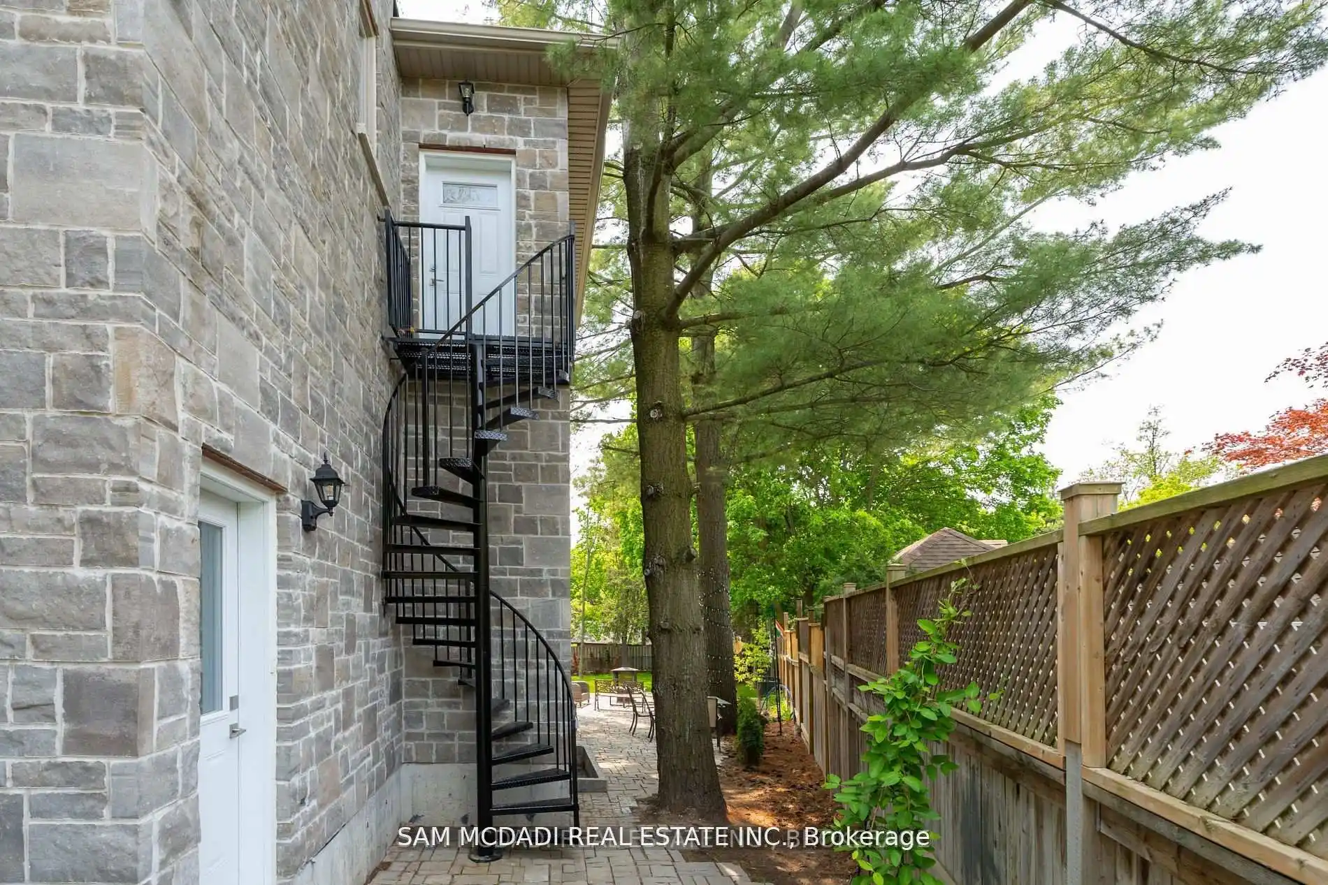 1138 Garden Road, Mississauga (W12754742) – image 38